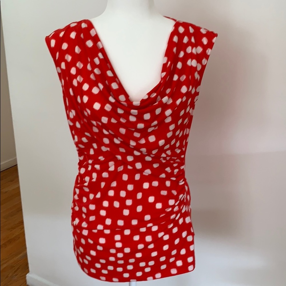 ❤️ S O L D ❤️
Vince Camuto blouse. Gently used